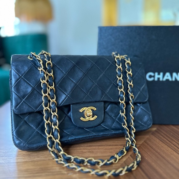 Chanel Classic Vintage Black Matelasse Medium Double Flap Bag - Picture 12 of 12